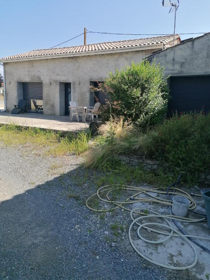 Nuit Au Calme Saint-Bonnet-sur-Gironde Eksteriør billede